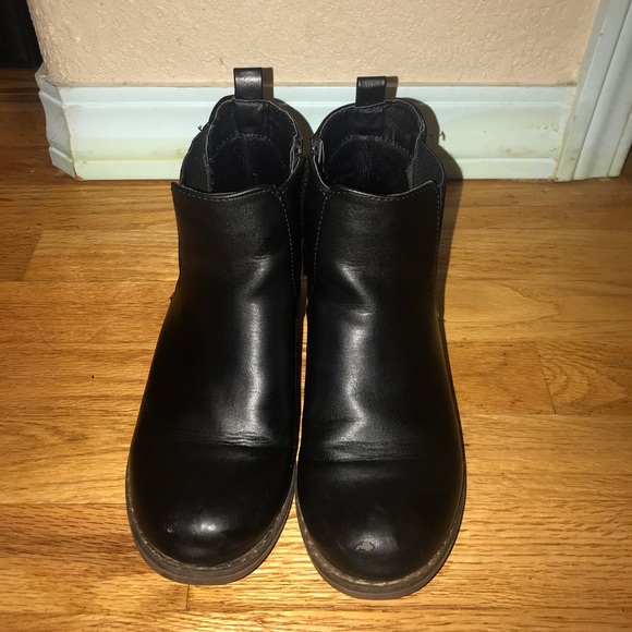 Black Chelsea booties - Picture 2 of 6